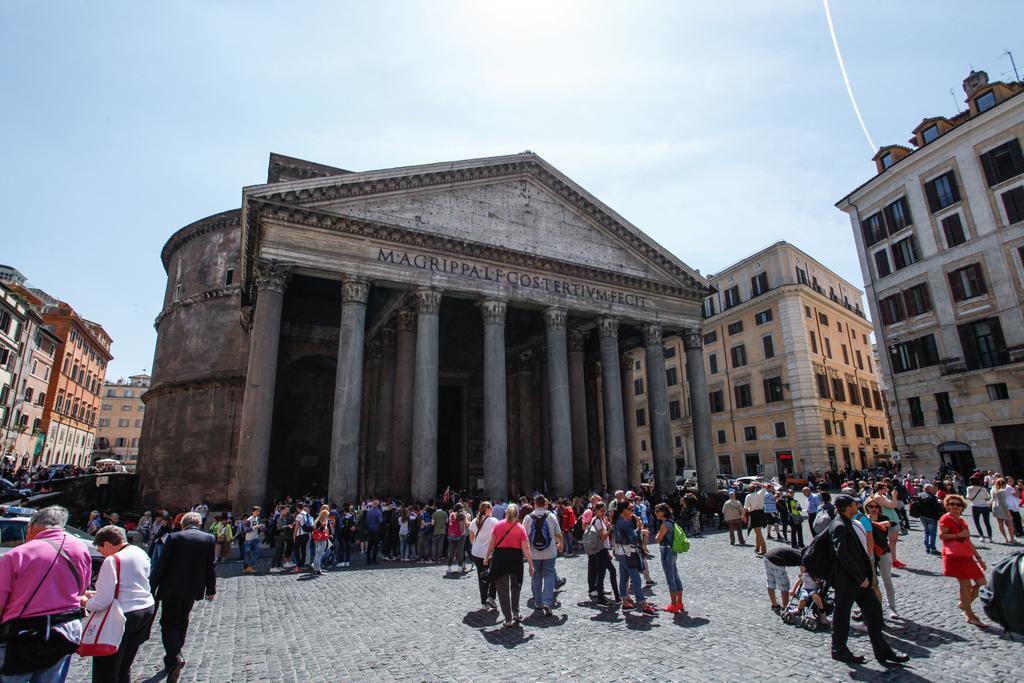 Apartment Pantheon Square Family Rom