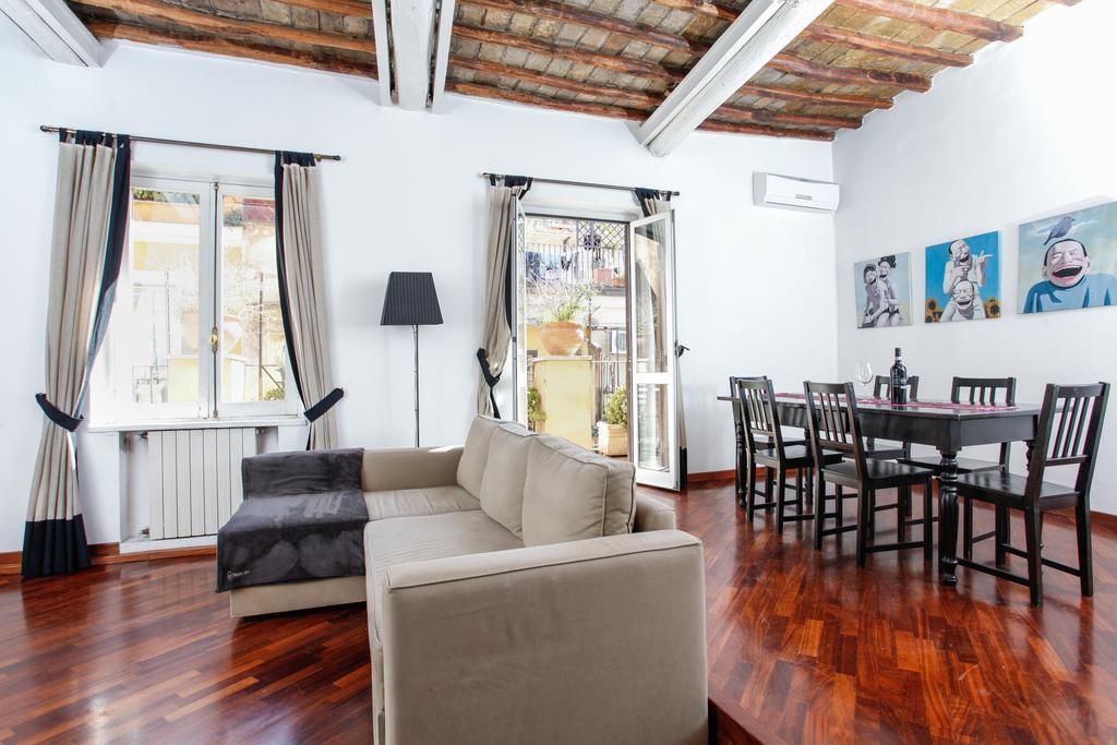 Pantheon Square Family Apartamento